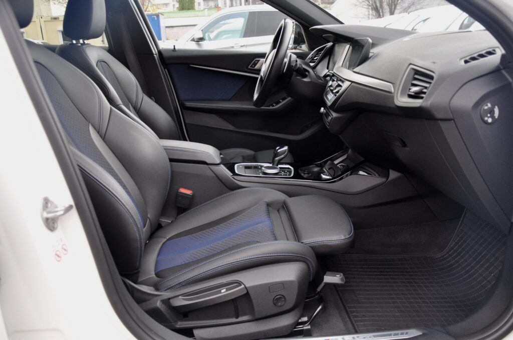 BMW M135i xDrive Automatic - 2019 - Levis Automobile