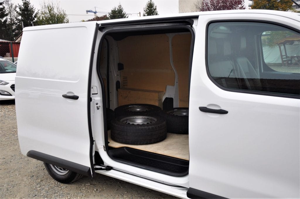 Citroen Jumpy Van 3 Locuri - 2019 - Levis Automobile