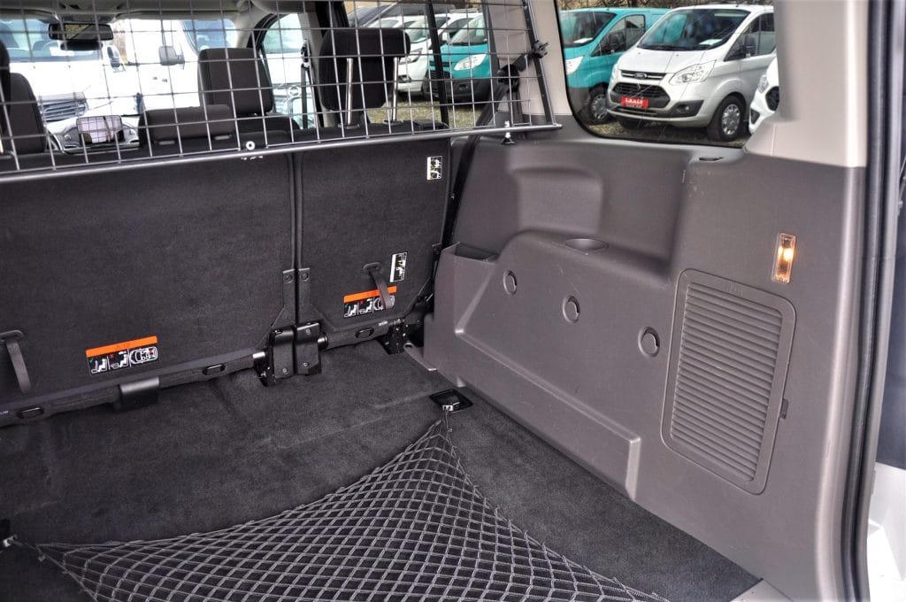 Ford Grand Tourneo Connect Automatic - 2018- Levis Automobile