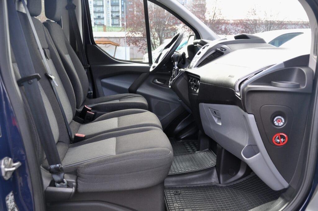 Ford Transit Custom Kombi 9 Locuri - 2015 - Levis Automobile