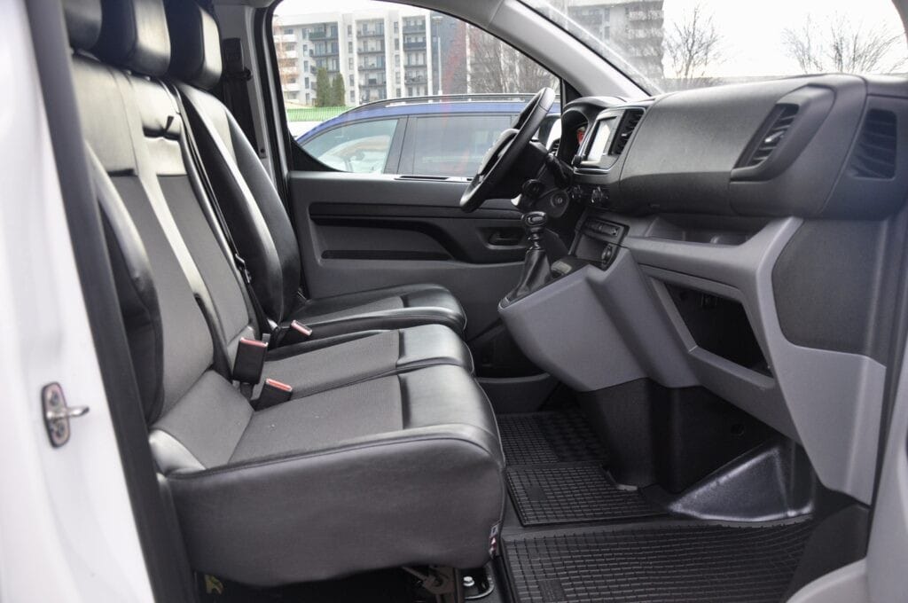 Opel Vivaro Van 3 Locuri - 2021 - Levis Automobile