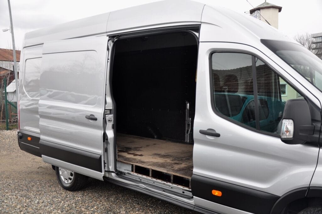 Ford Transit L4H3 3 Locuri - 2020 - Levis Automobile