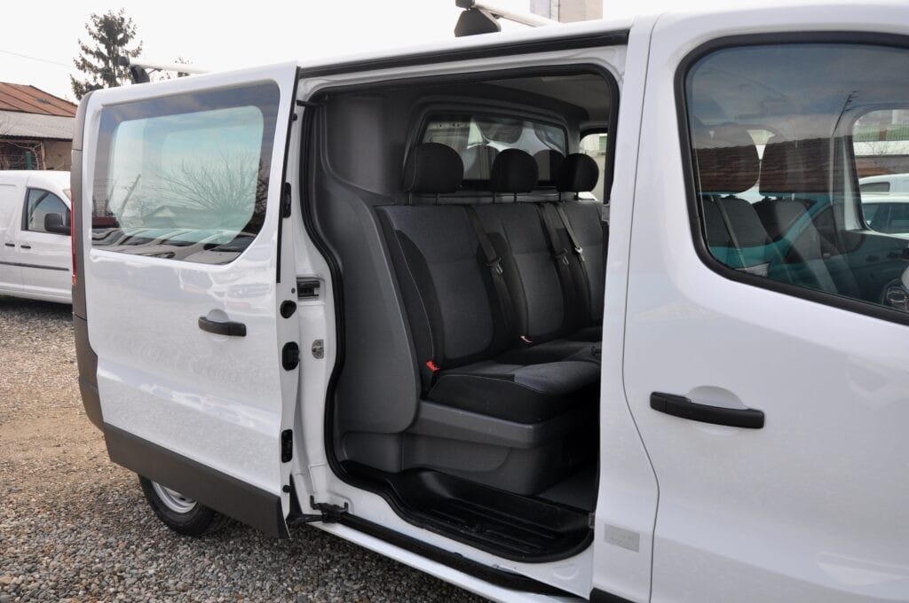 Opel Vivaro L2H1 Doka 6 Locuri - 2017 - Levis Automobile