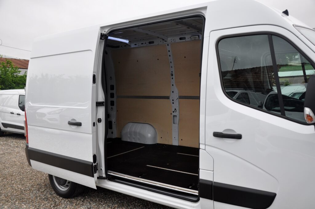 Renault Master L2H2 Van - 2018 - Levis Automobile