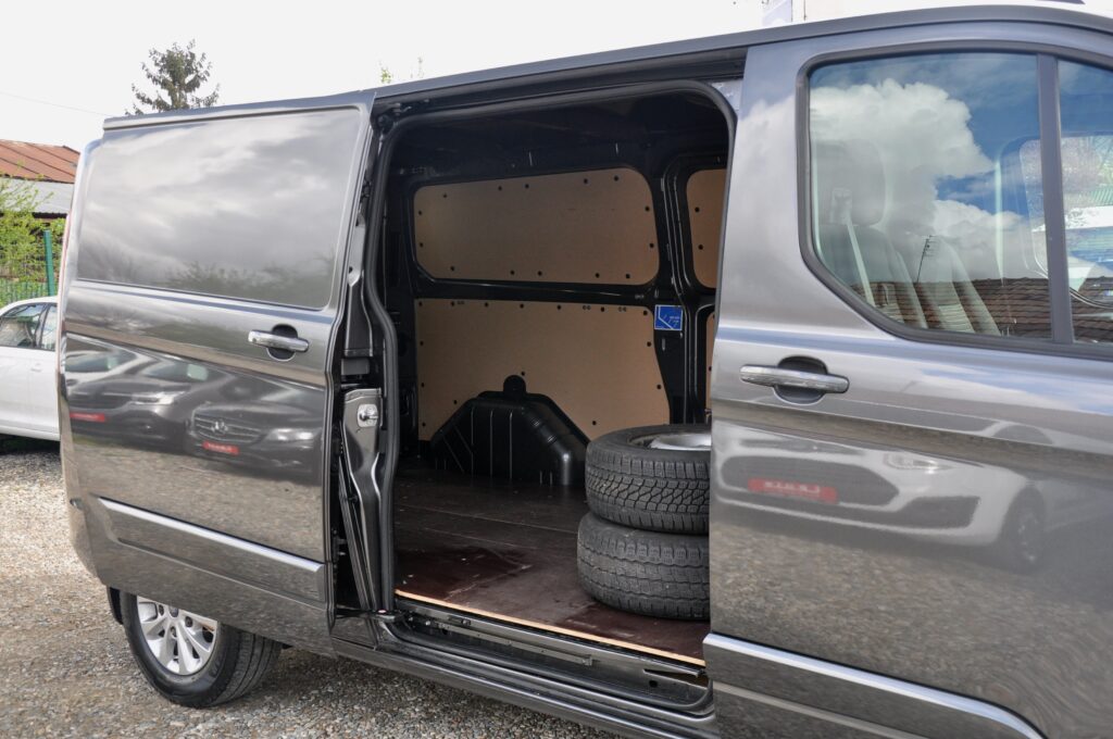 Ford Transit Custom Automat L2H1 - 2020 - Levis Automobile