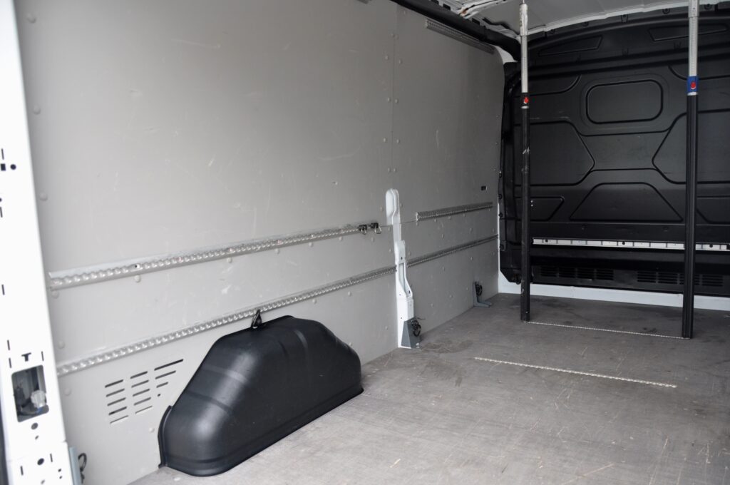 Ford Transit L3H2 3 Locuri - 2019 - Levis Automobile