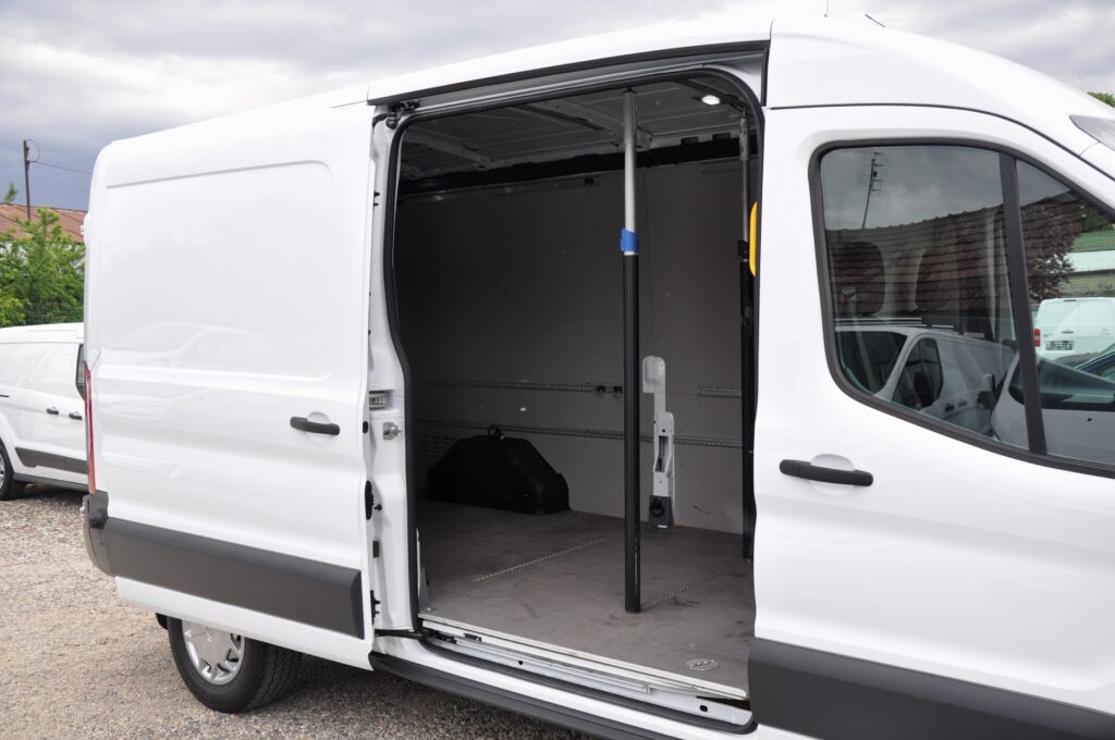 Ford Transit L3H2 3 Locuri - 2019 - Levis Automobile