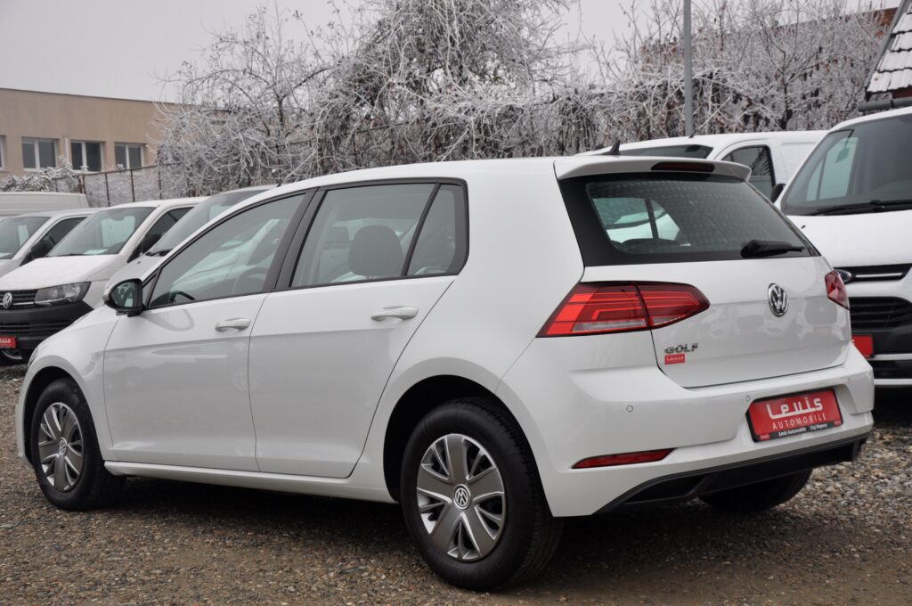 Volkswagen Golf 7 Hatchback - 2019 - Levis Automobile