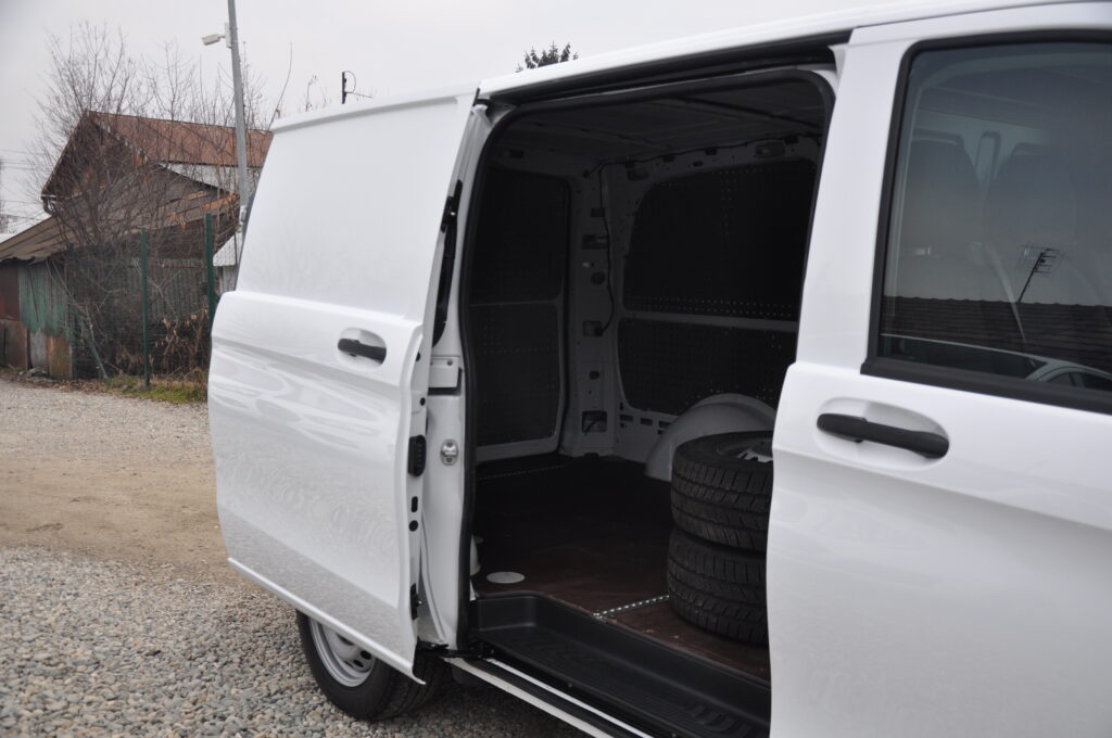 Mercedes-Benz Vito 114 L2H1 Van - 2019 - Levis Automobile