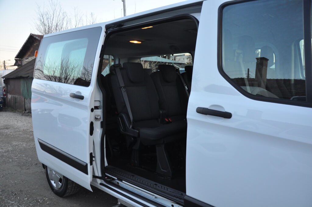 Ford Transit Custom L2H1 9 Locuri - 2019 - Levis Automobile