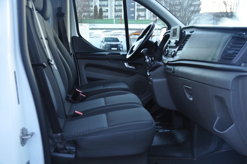 Ford Transit Custom L2H1 9 Locuri - 2019 - Levis Automobile