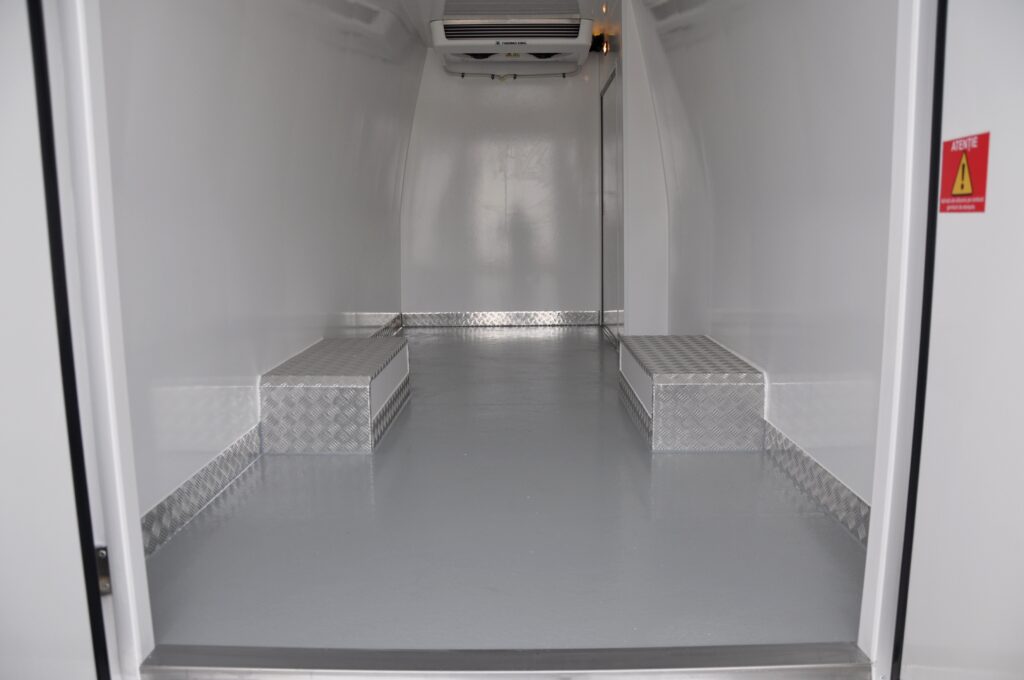 Iveco Daily 35C14 L4H3 Frigorific - 2022 - Levis Automobile