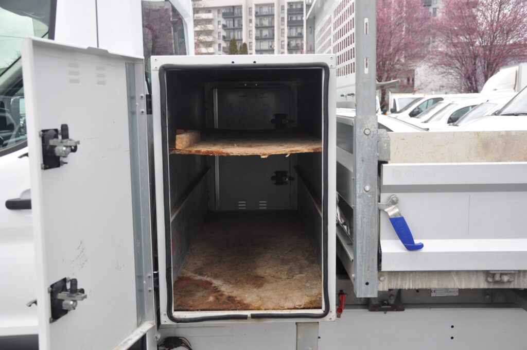 Ford Transit Furgon Basculabil PD - 2021 - Levis Automobile