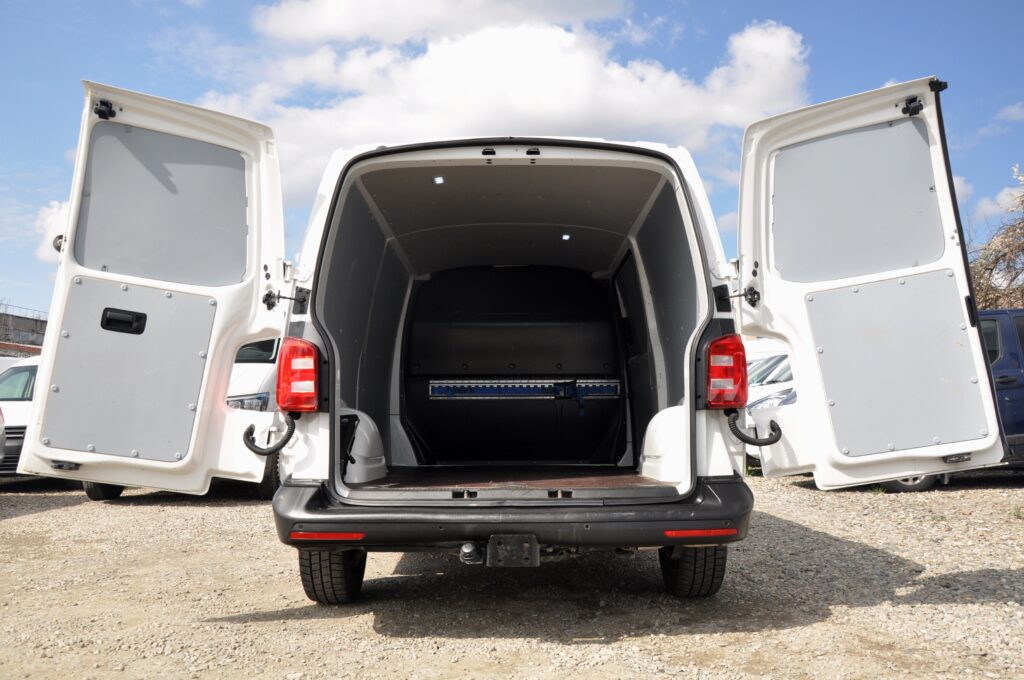 Volkswagen Transporter T6 L2H1 Furgon - 2019 - Levis Automobile