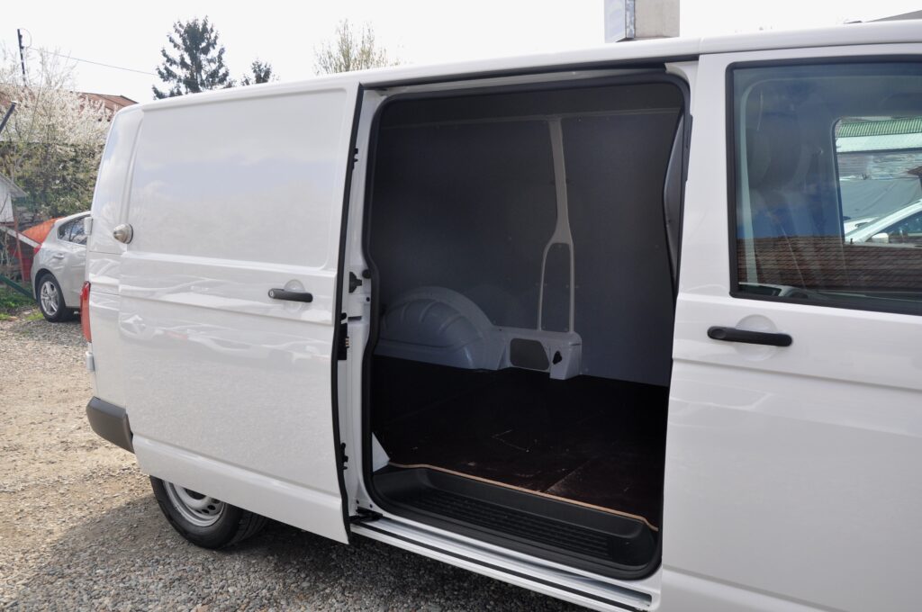 Volkswagen Transporter T6 L2H1 Furgon - 2019 - Levis Automobile