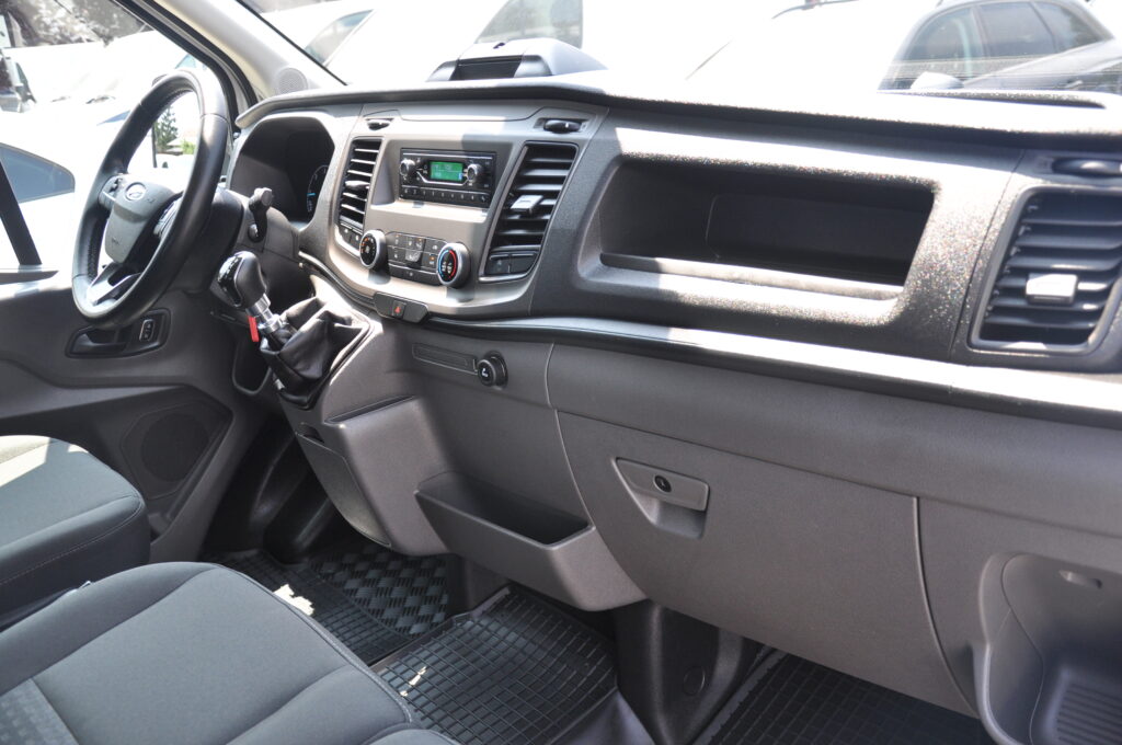 Ford Transit L4 Doka 7 Locuri - 2023 - Levis Automobile