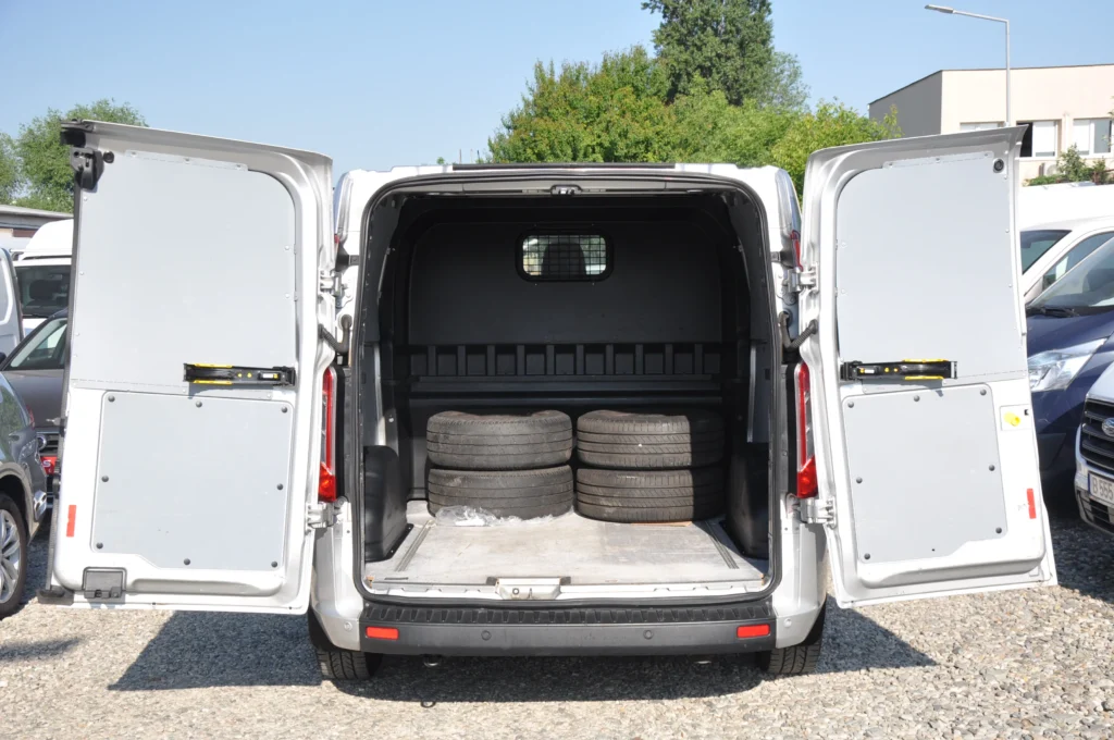 Ford Transit Custom L2H1 Doka - 2019 - Levis Automobile